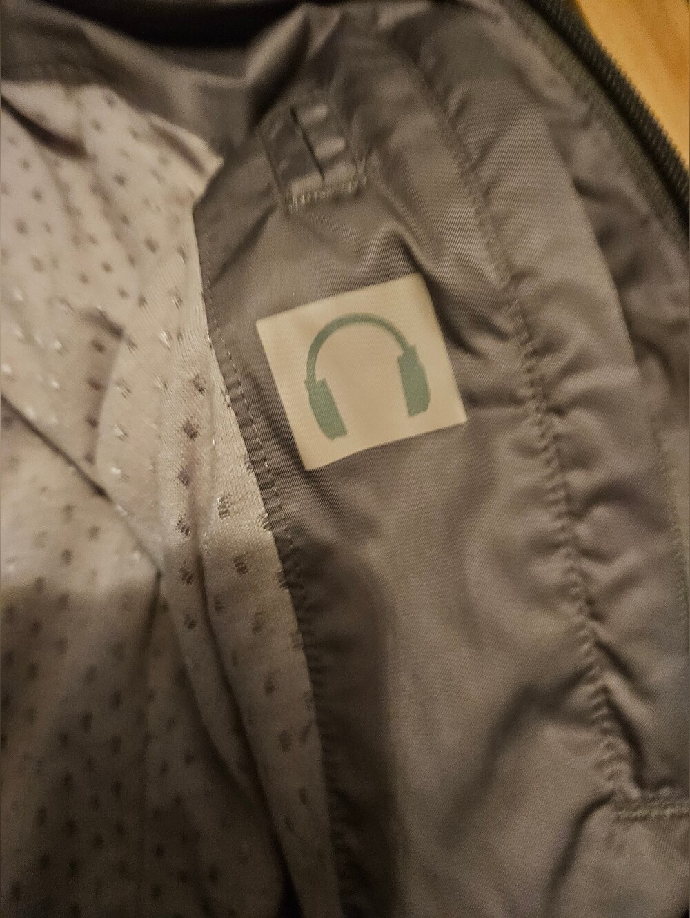 Adidas by Stella McCartney Vintage Sporty Vegetarian Vest | Taupe | IT 44 (US M) - Picture 4 of 8